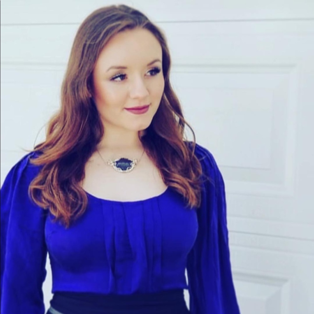 Meet your Posher, Chloe